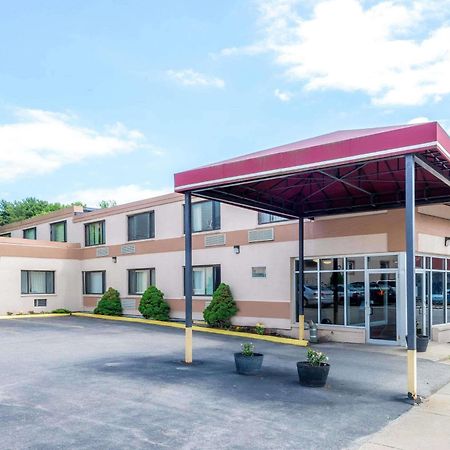 Hotel Super 8 By Wyndham Watertown/Cambridge/Boston Area Exteriér fotografie
