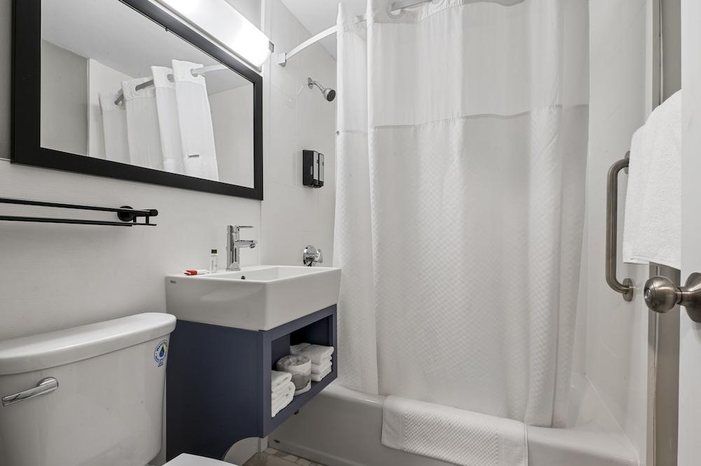 Hotel Super 8 By Wyndham Watertown/Cambridge/Boston Area Exteriér fotografie