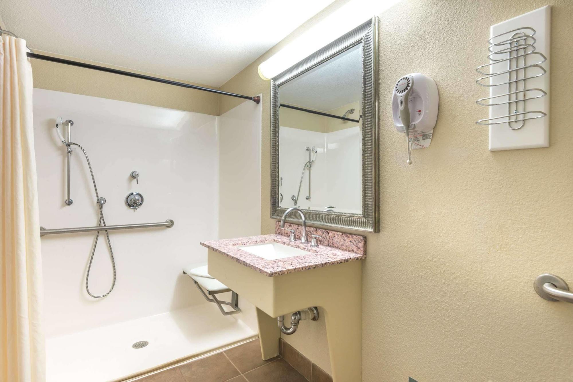 Hotel Super 8 By Wyndham Watertown/Cambridge/Boston Area Exteriér fotografie