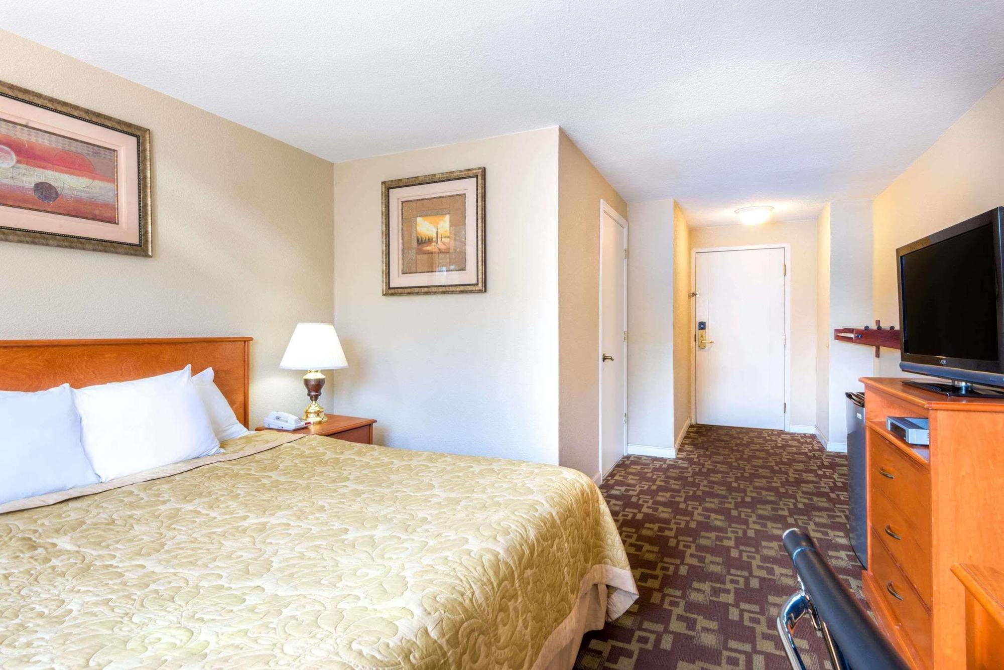 Hotel Super 8 By Wyndham Watertown/Cambridge/Boston Area Exteriér fotografie
