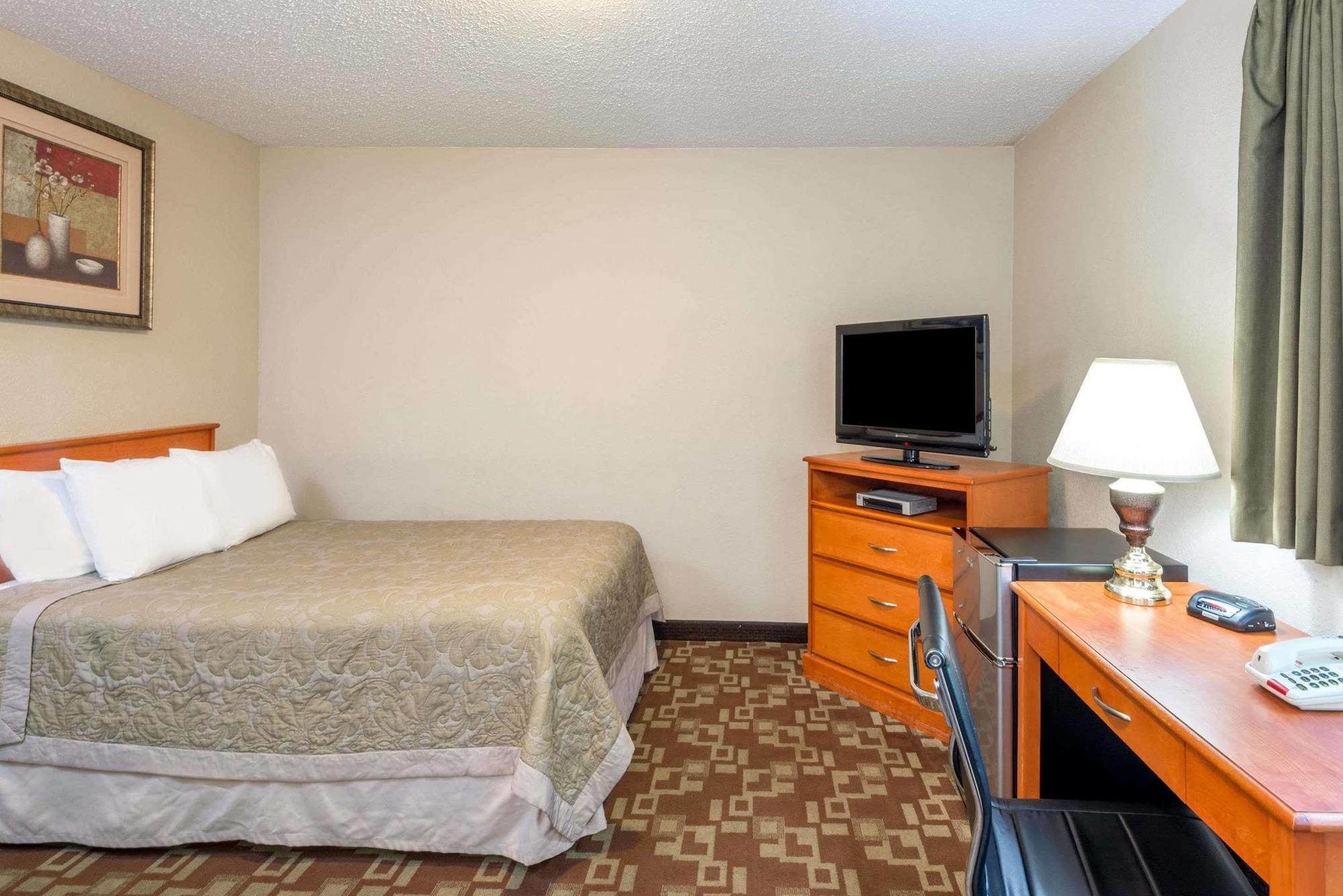 Hotel Super 8 By Wyndham Watertown/Cambridge/Boston Area Exteriér fotografie